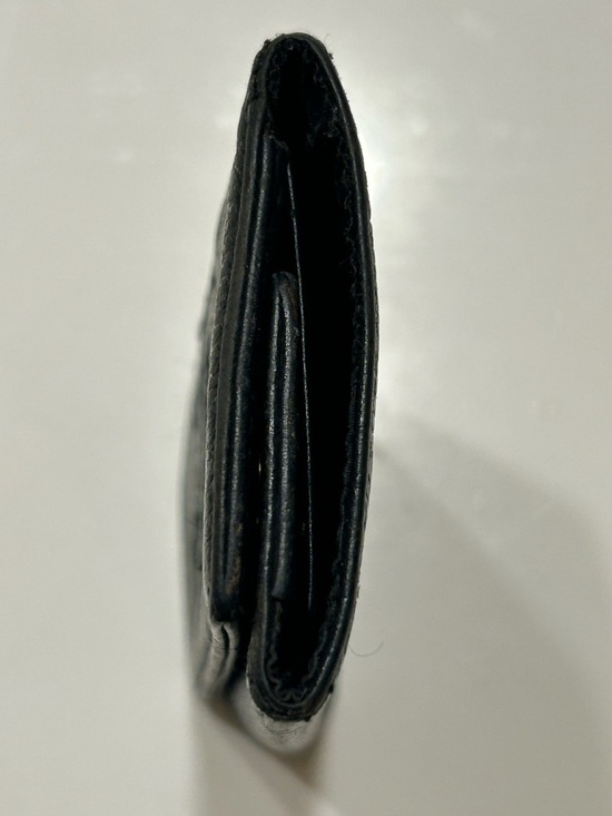 CHANEL Caviar Pebbled Leather Key and Card Holder - Picture 9 of 10